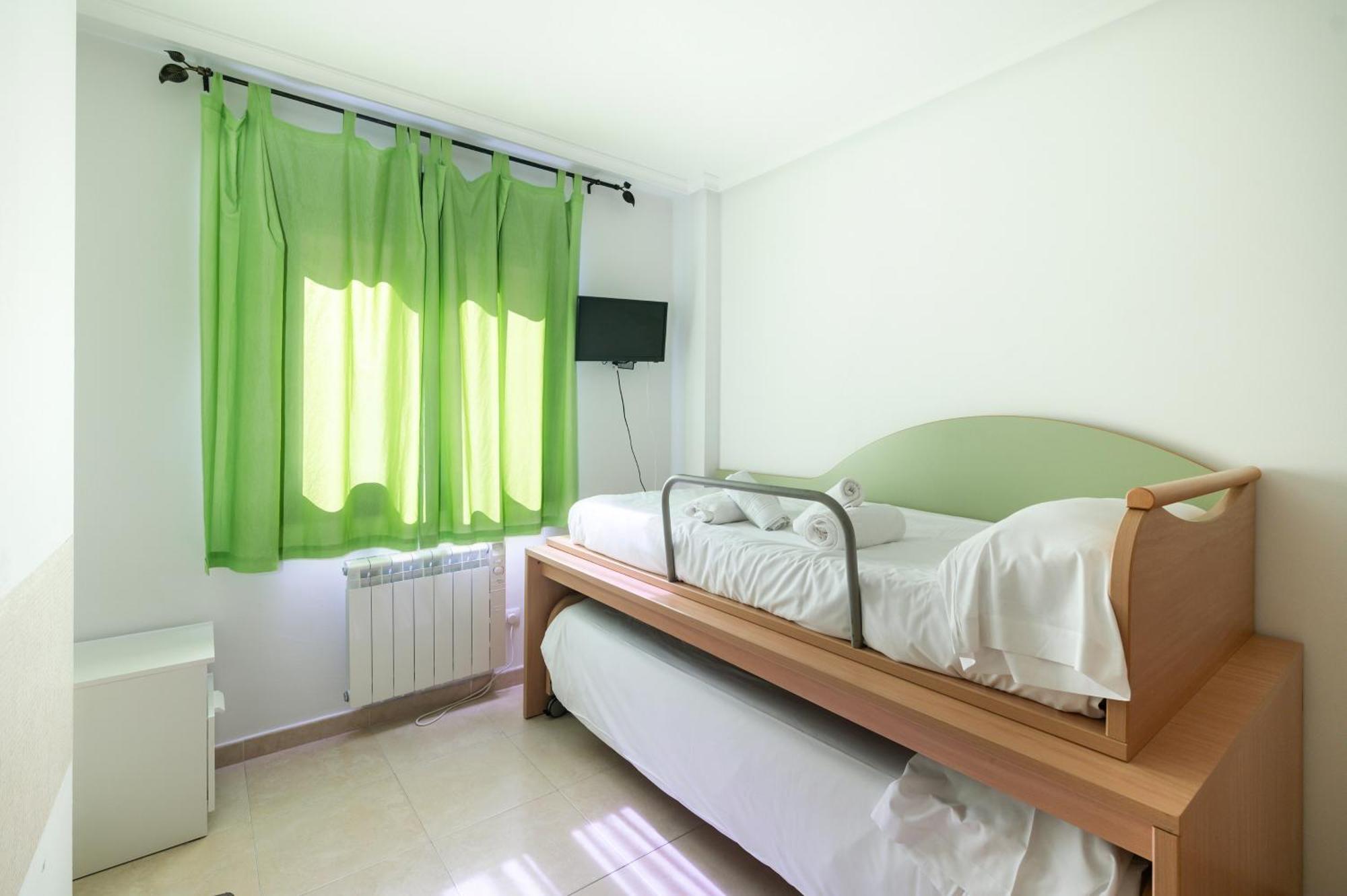 Mar Y Montana, Apartamento Con Piscina, Playa A 3 Km Vut-3945-As 利亚内斯 外观 照片